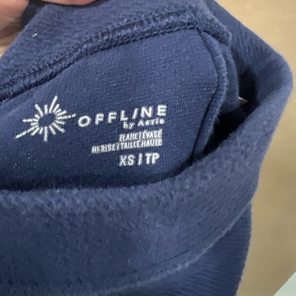 Offline by Aerie size XS dark blue flare pants with pockets on the back - Picture 5 of 11